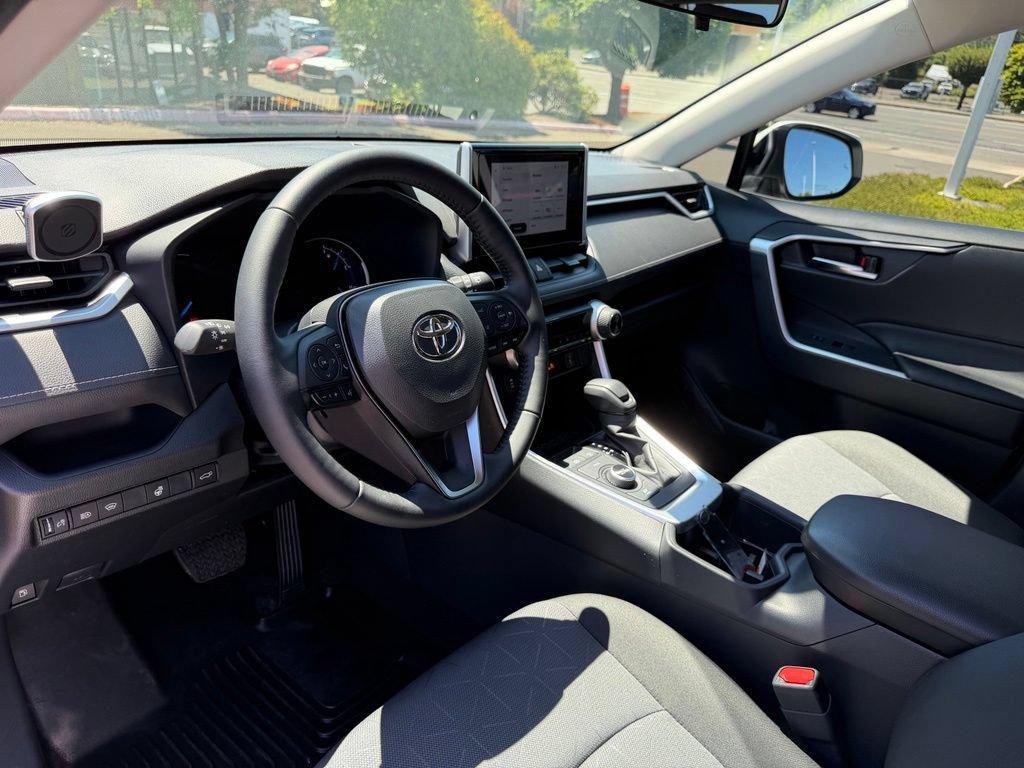 Used 2025 Toyota RAV4 XLE w/ Convenience Package AWD/4WD image 15