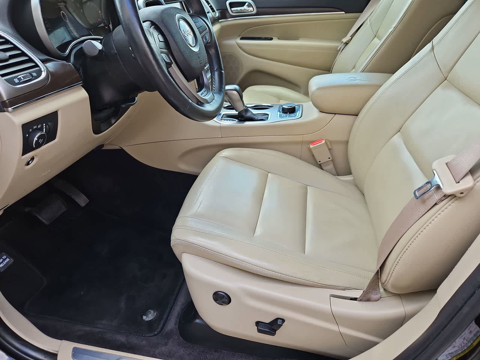 Used 2018 Jeep Grand Cherokee Limited AWD/4WD image 16