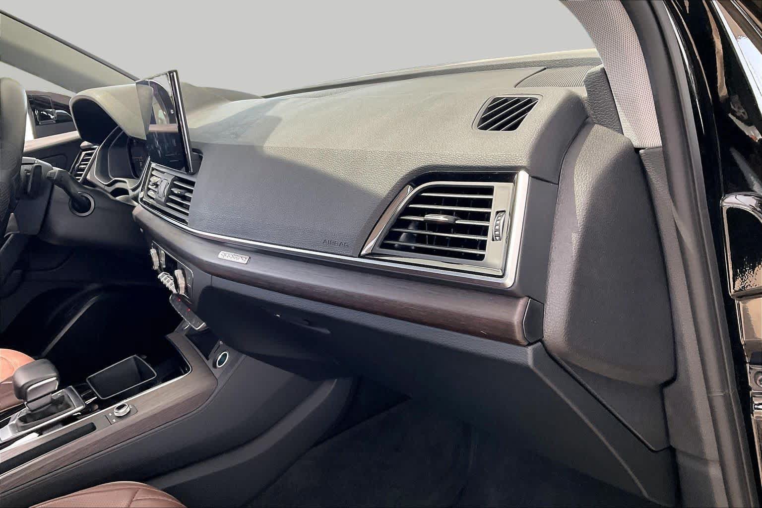Used 2025 Audi Q5 2.0T Premium w/ Convenience Plus Package AWD/4WD image 19