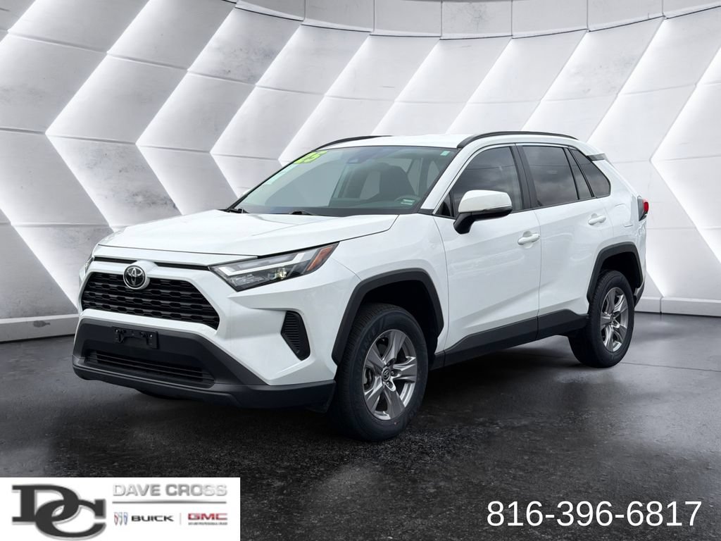 Used 2025 Toyota RAV4 XLE FWD image 1