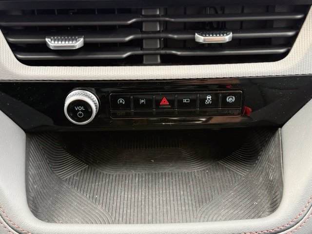 Used 2026 Ford Explorer Active w/ Active Comfort Package RWD image 28