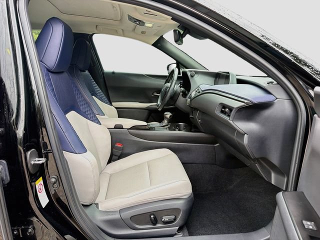 Used 2019 Lexus UX 200 w/ Premium Package FWD image 15