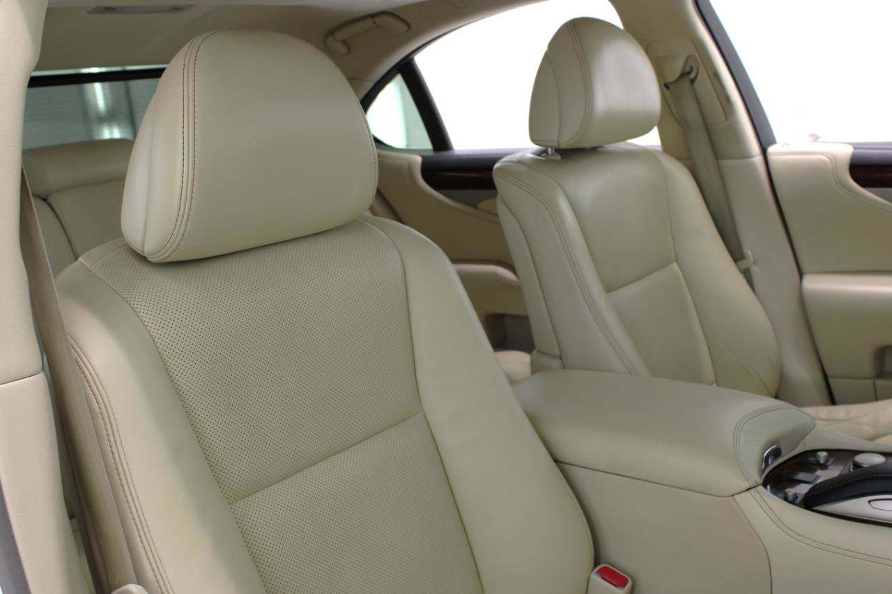 Used 2016 Lexus LS 460 w/ Comfort Package image 49