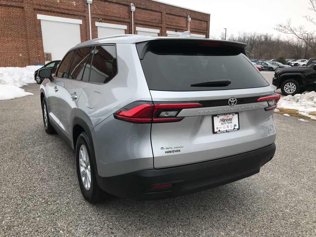 Certified 2024 Toyota Grand Highlander XLE image 5