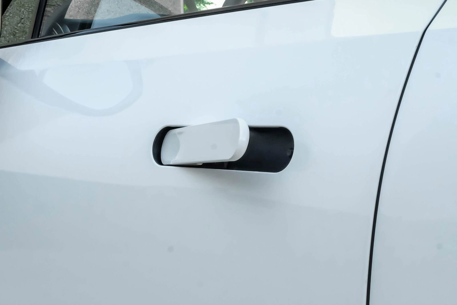 Used 2024 Rivian R1S Adventure image 53