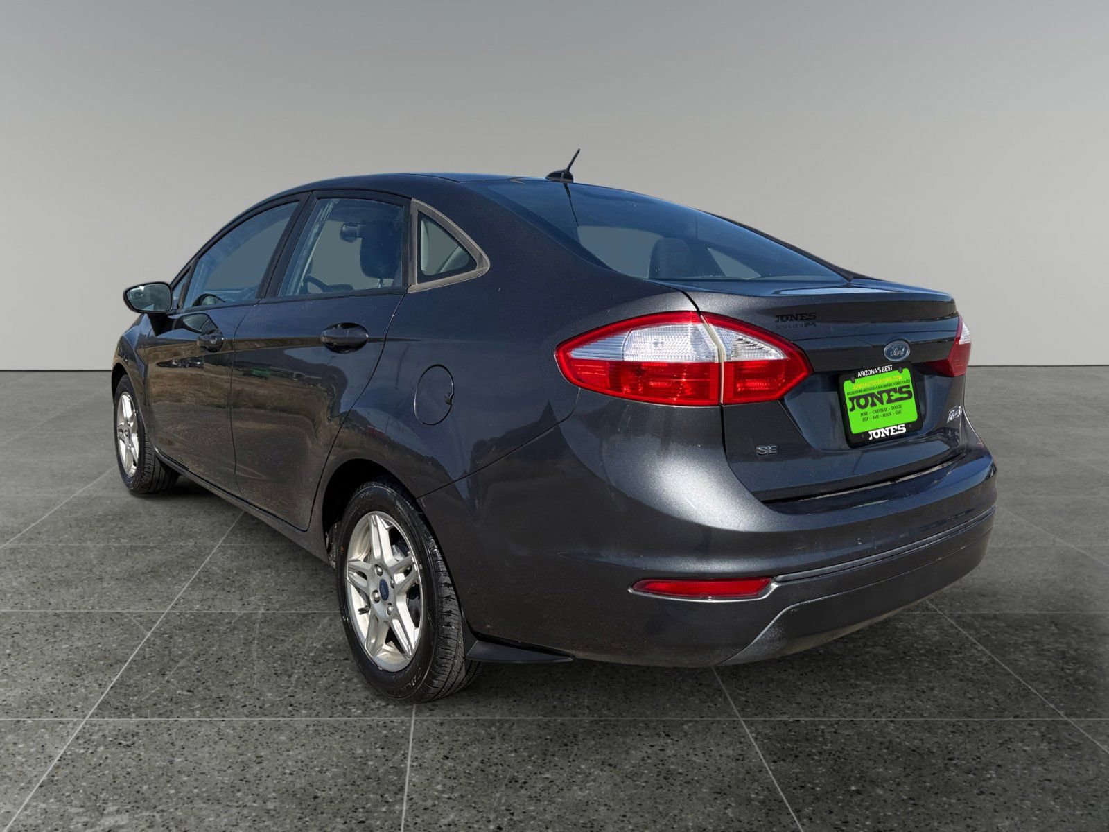 Used 2017 Ford Fiesta SE FWD image 4