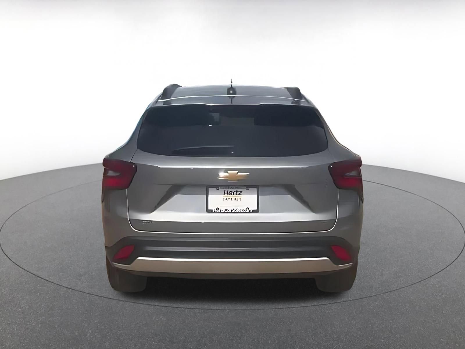 Used 2025 Chevrolet Trax LT FWD image 11