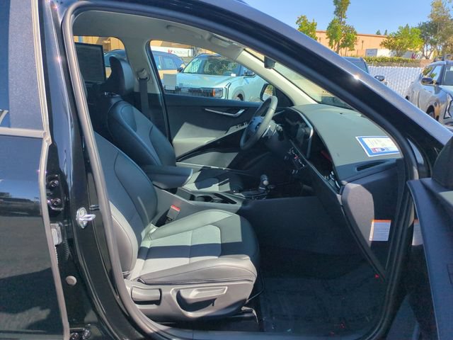 Certified 2025 Kia Niro EX FWD image 31