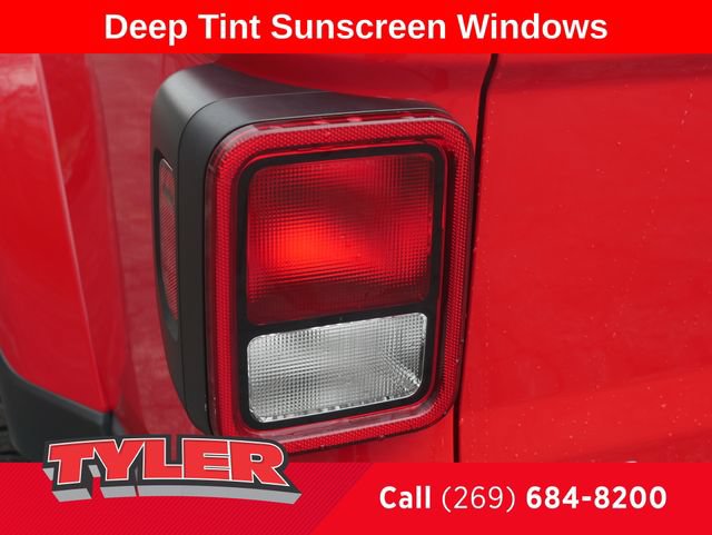 Certified 2022 Jeep Gladiator Sport AWD/4WD image 15