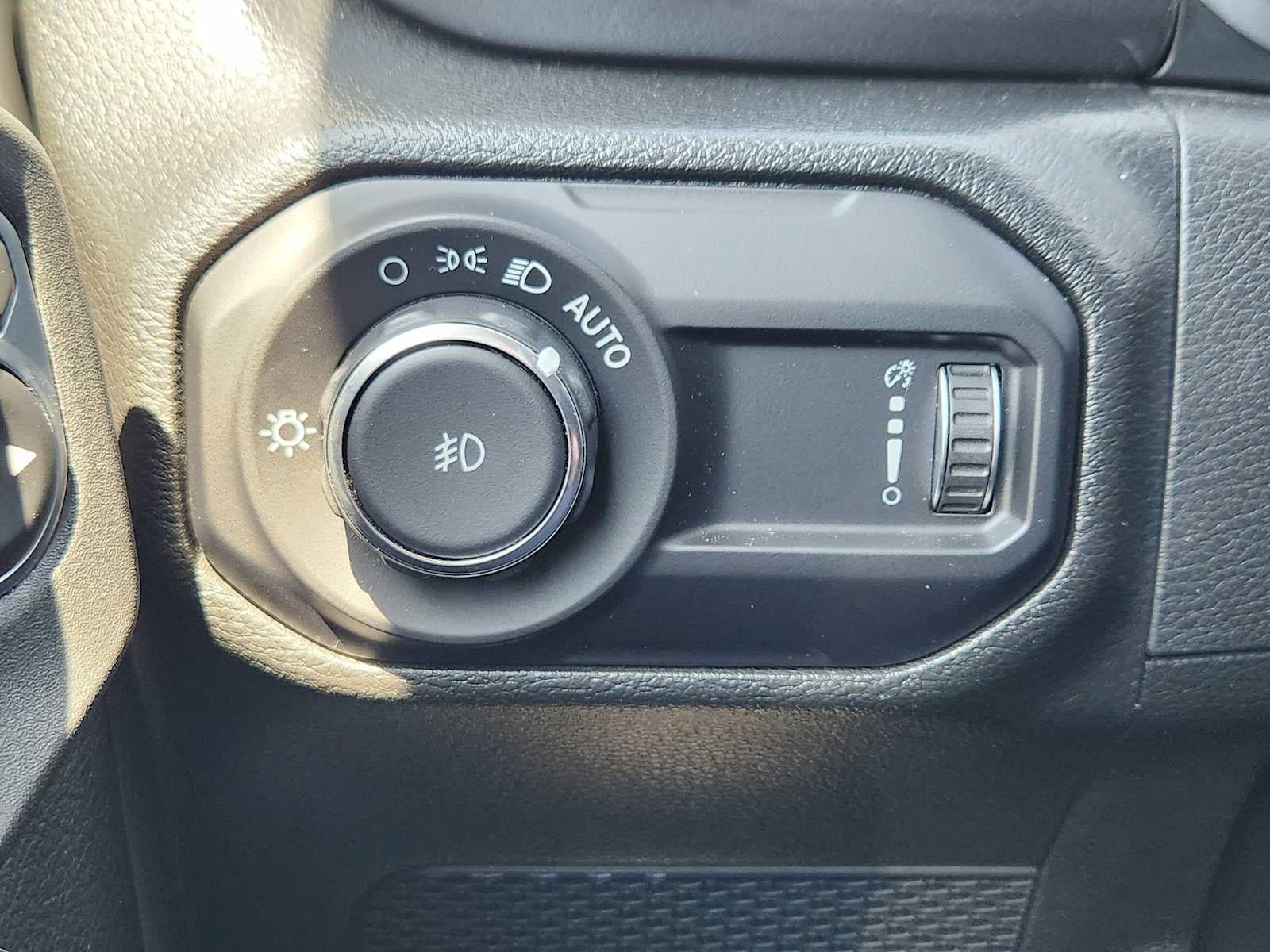 Used 2023 Jeep Wrangler Unlimited Sahara AWD/4WD image 24