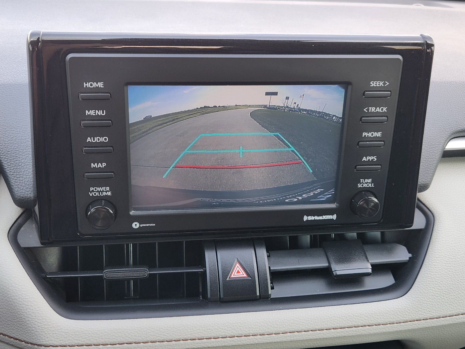 Used 2020 Toyota RAV4 XLE AWD/4WD image 21