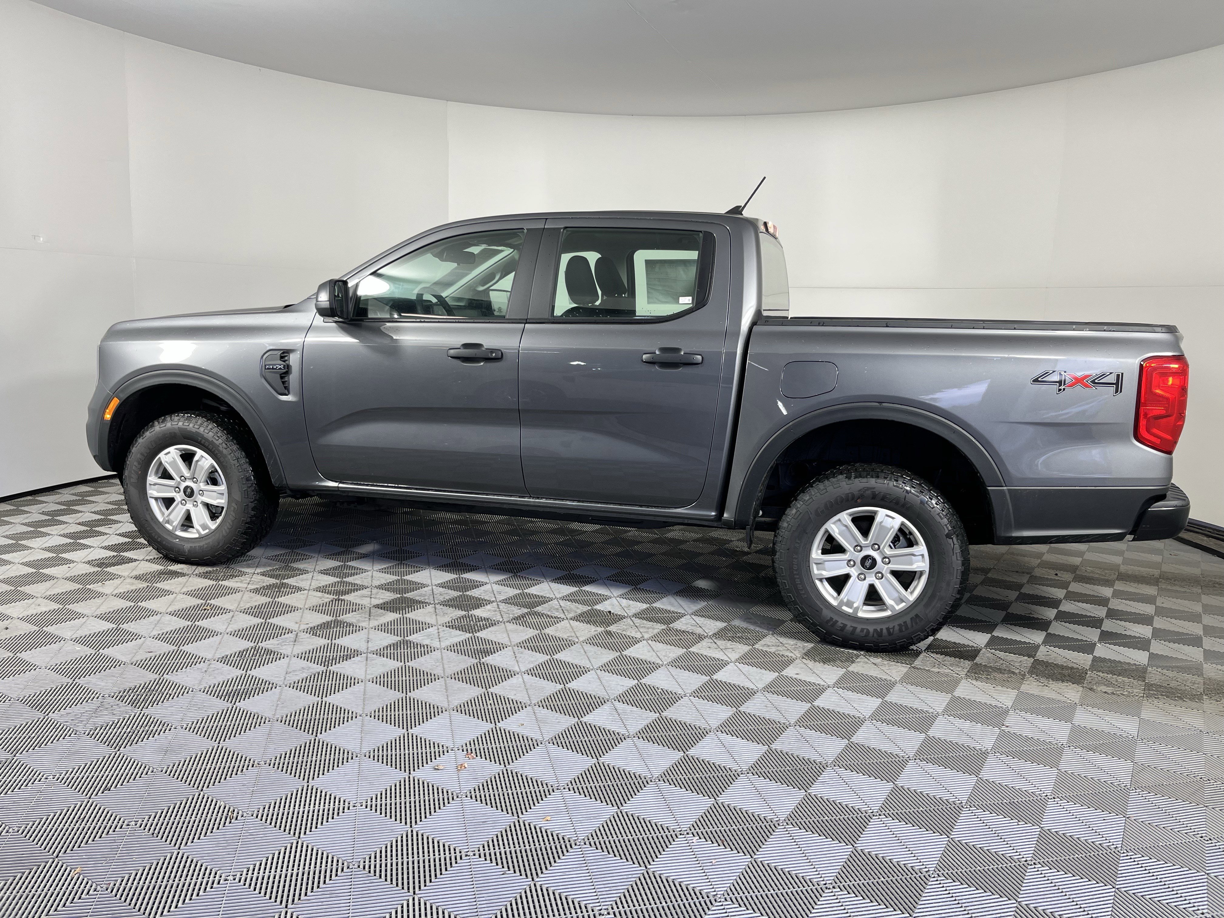 Used 2024 Ford Ranger XL image 2