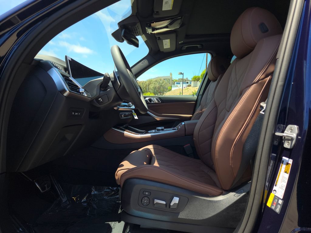 New 2026 BMW X5 xDrive50e w/ M Sport Package AWD/4WD image 8