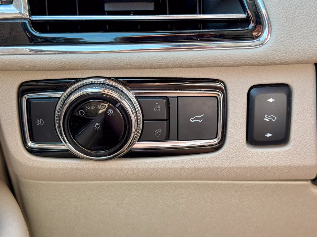 Used 2019 Lincoln Navigator Reserve AWD/4WD image 26