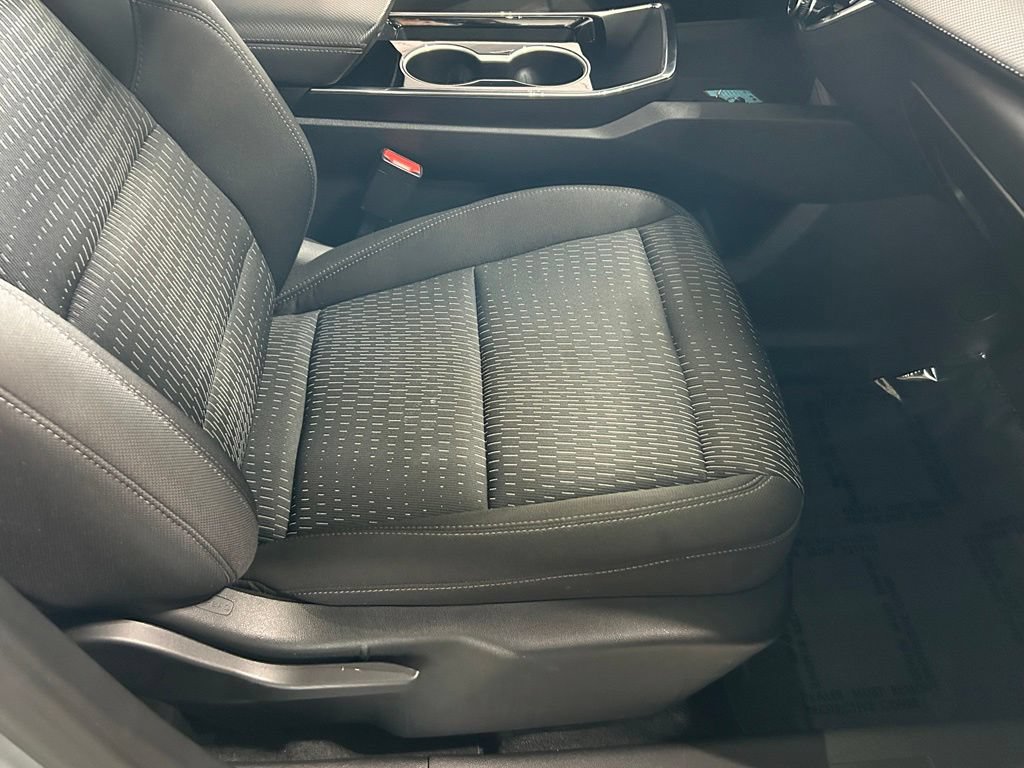 Used 2025 Chevrolet Equinox LT AWD/4WD image 34