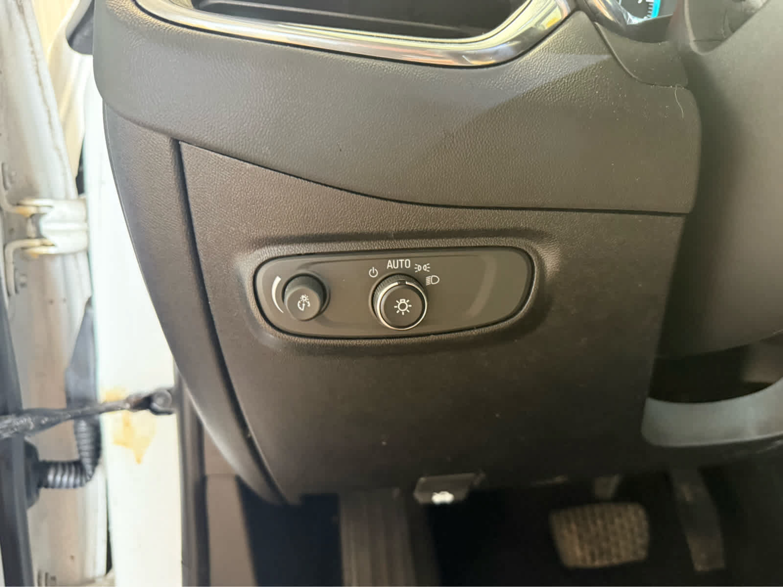 Used 2019 Chevrolet Equinox LS AWD/4WD image 10