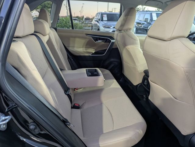 Used 2022 Toyota RAV4 XLE image 28