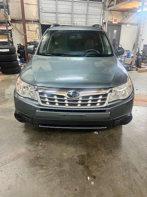 Used 2012 Subaru Forester 2.5X Premium w/ All-Weather Pkg image 6