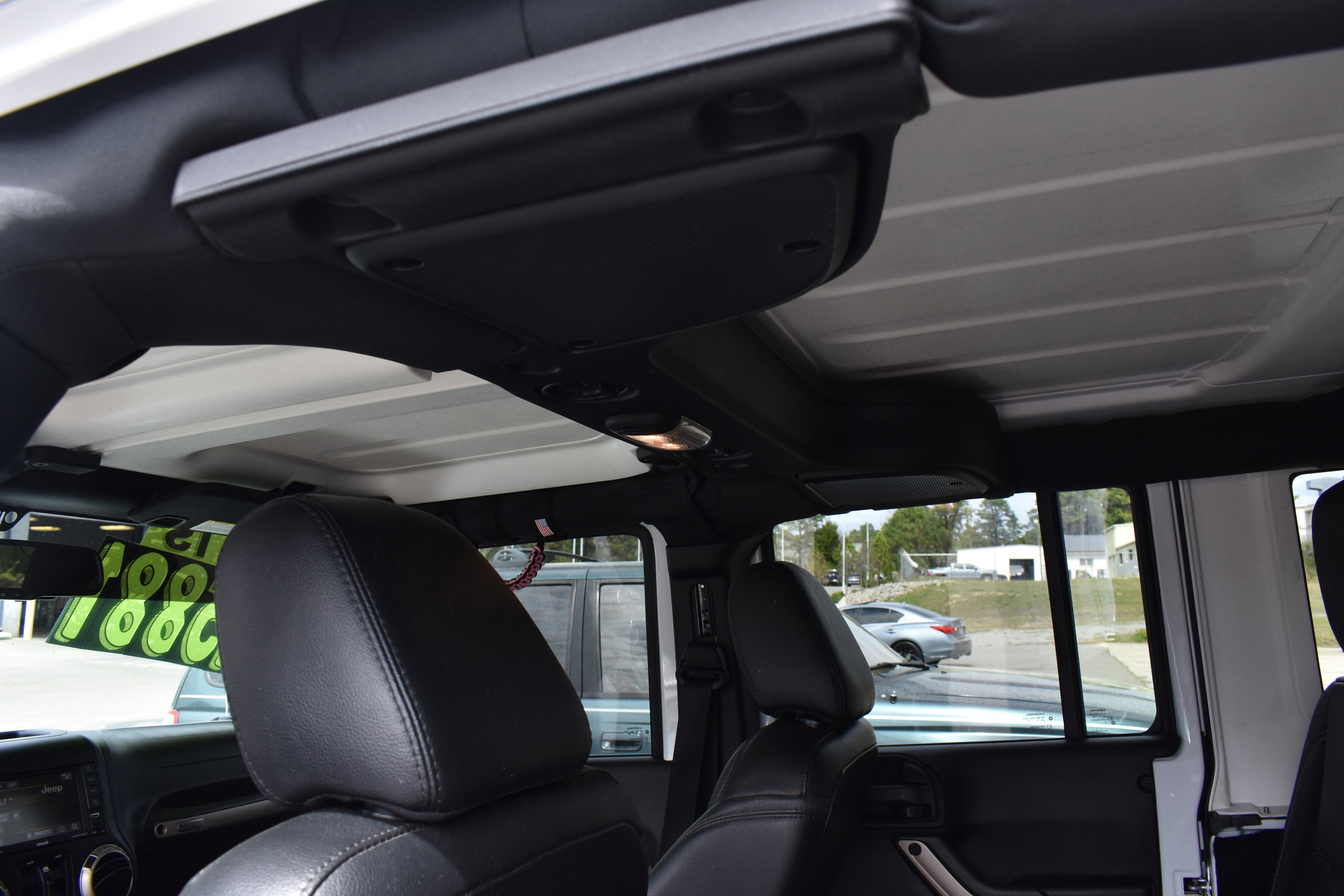 Used 2016 Jeep Wrangler Unlimited Sahara image 27