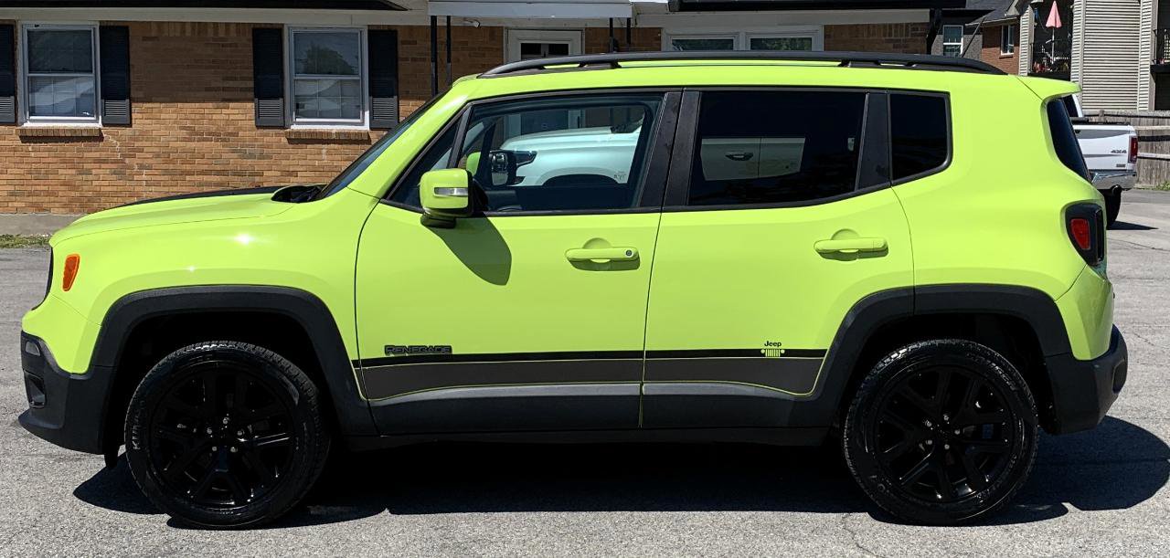 Used 2017 Jeep Renegade Altitude AWD/4WD image 2