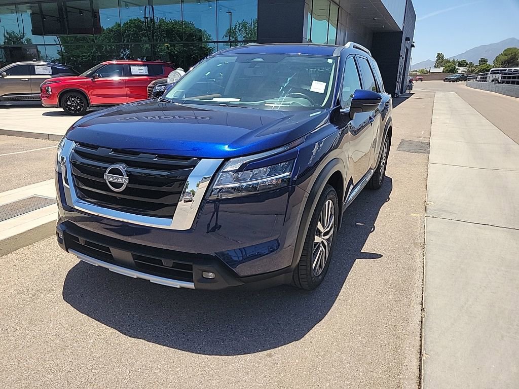 Used 2022 Nissan Pathfinder Platinum w/ Cargo Package FWD image 3
