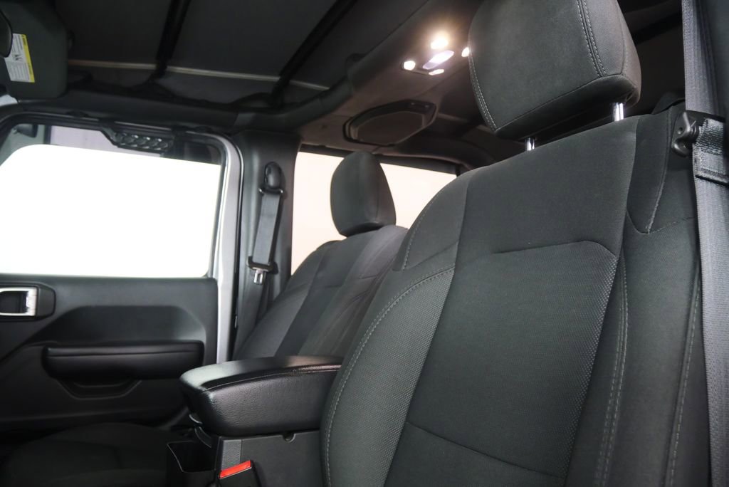 Used 2019 Jeep Wrangler Sport S AWD/4WD image 8