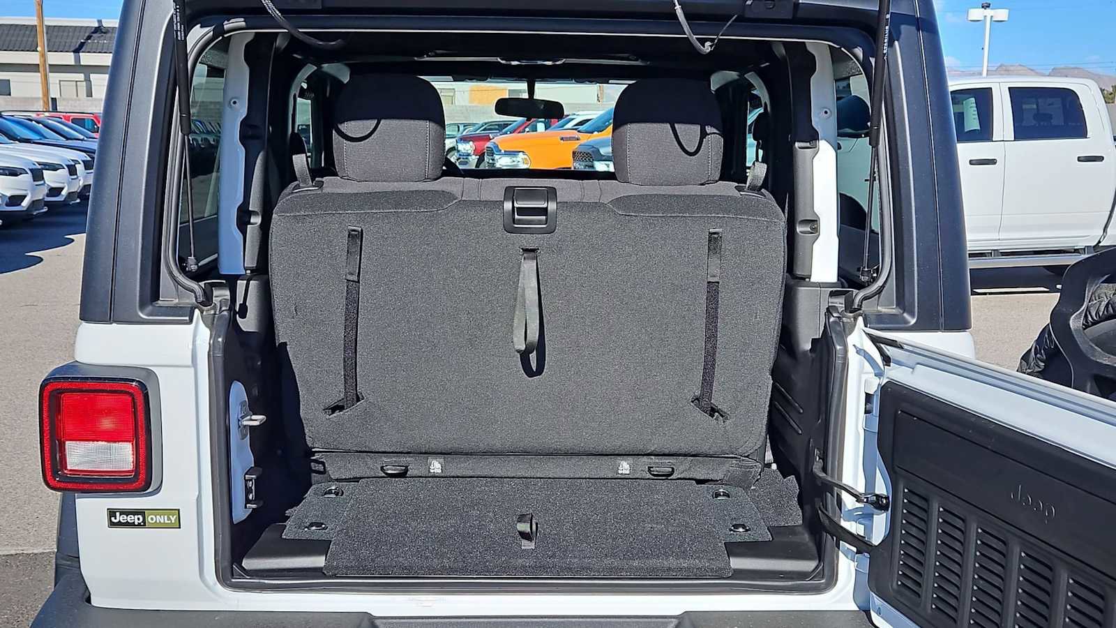 Used 2023 Jeep Wrangler Sport S image 27