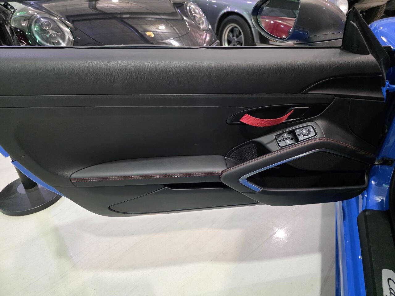 Used 2023 Porsche 718 Cayman w/ Premium Package RWD image 50