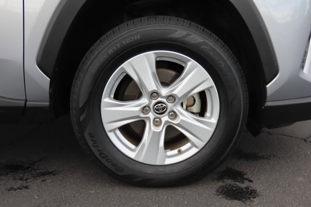 Certified 2019 Toyota RAV4 XLE image 33