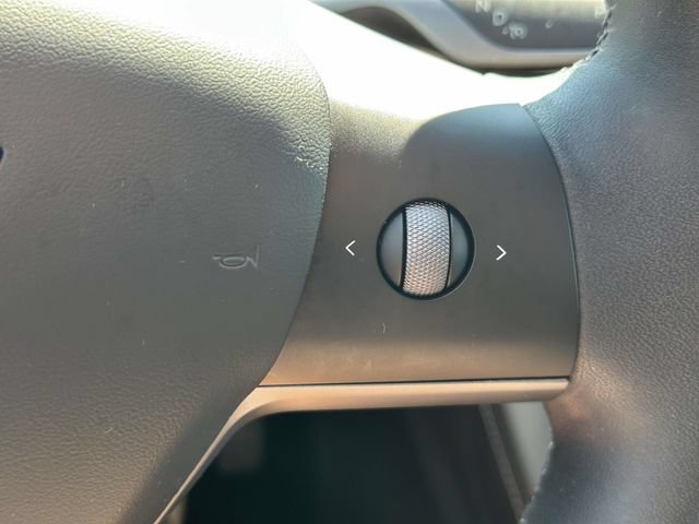 Used 2024 Tesla Model Y Long Range AWD/4WD image 25
