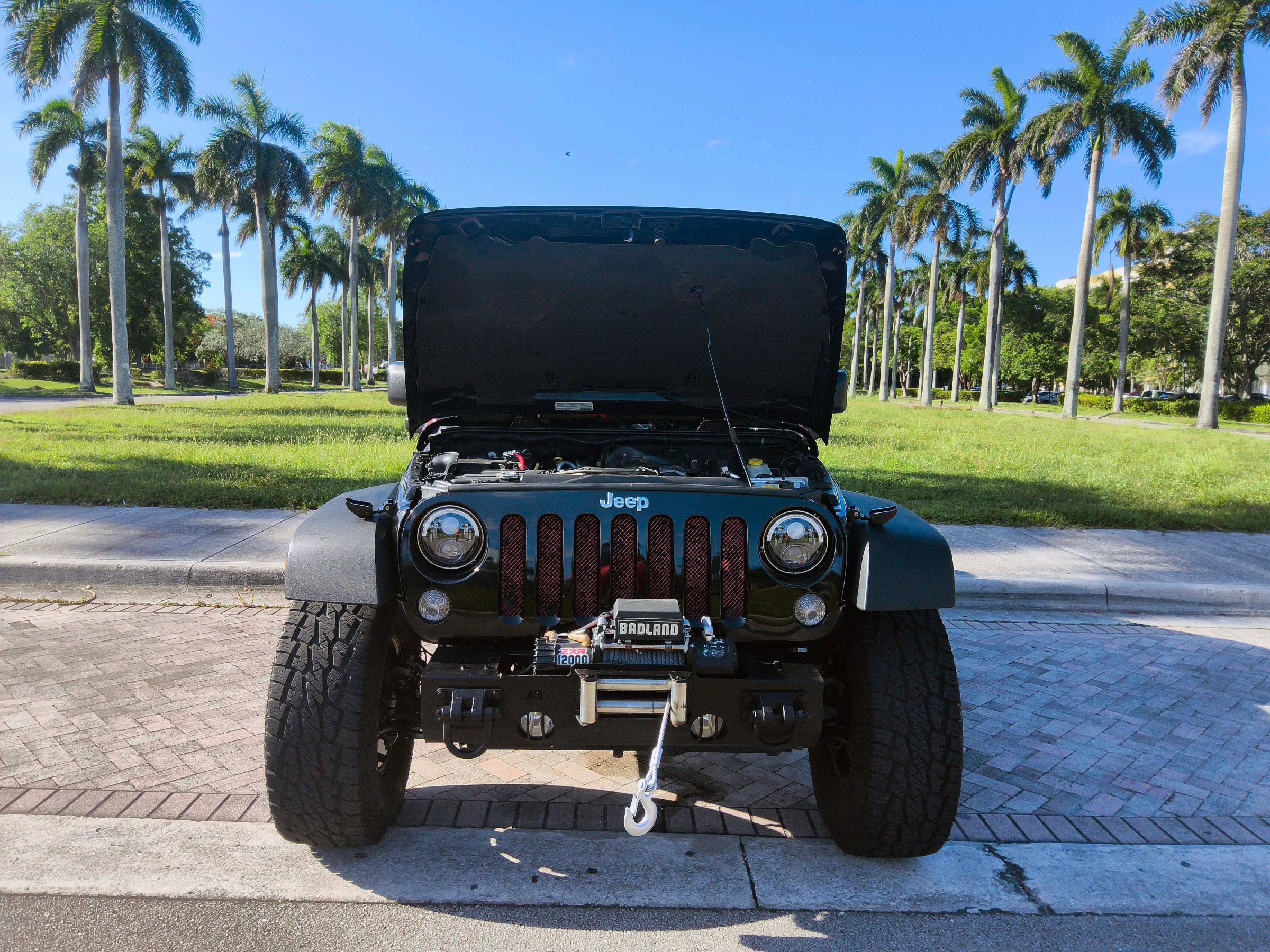 Used 2014 Jeep Wrangler Unlimited Rubicon w/ Connectivity Group AWD/4WD image 43