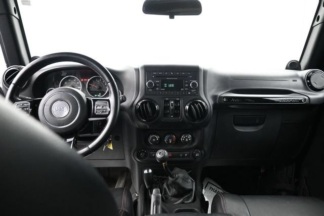 Used 2012 Jeep Wrangler Unlimited Sahara AWD/4WD image 27