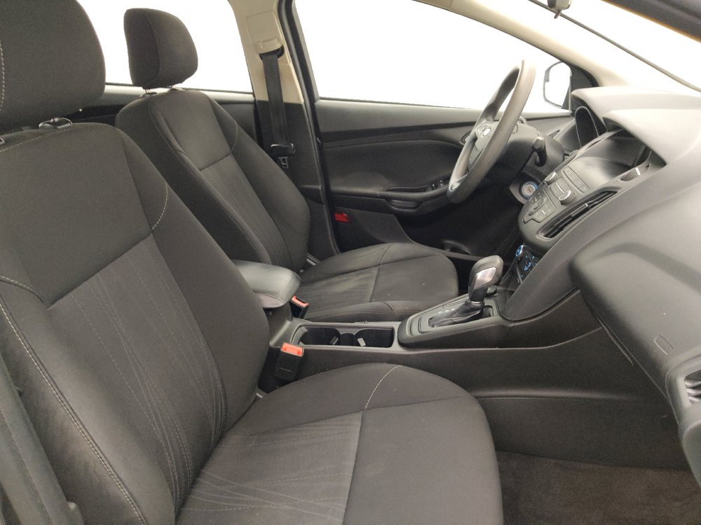 Used 2018 Ford Focus SE FWD image 21
