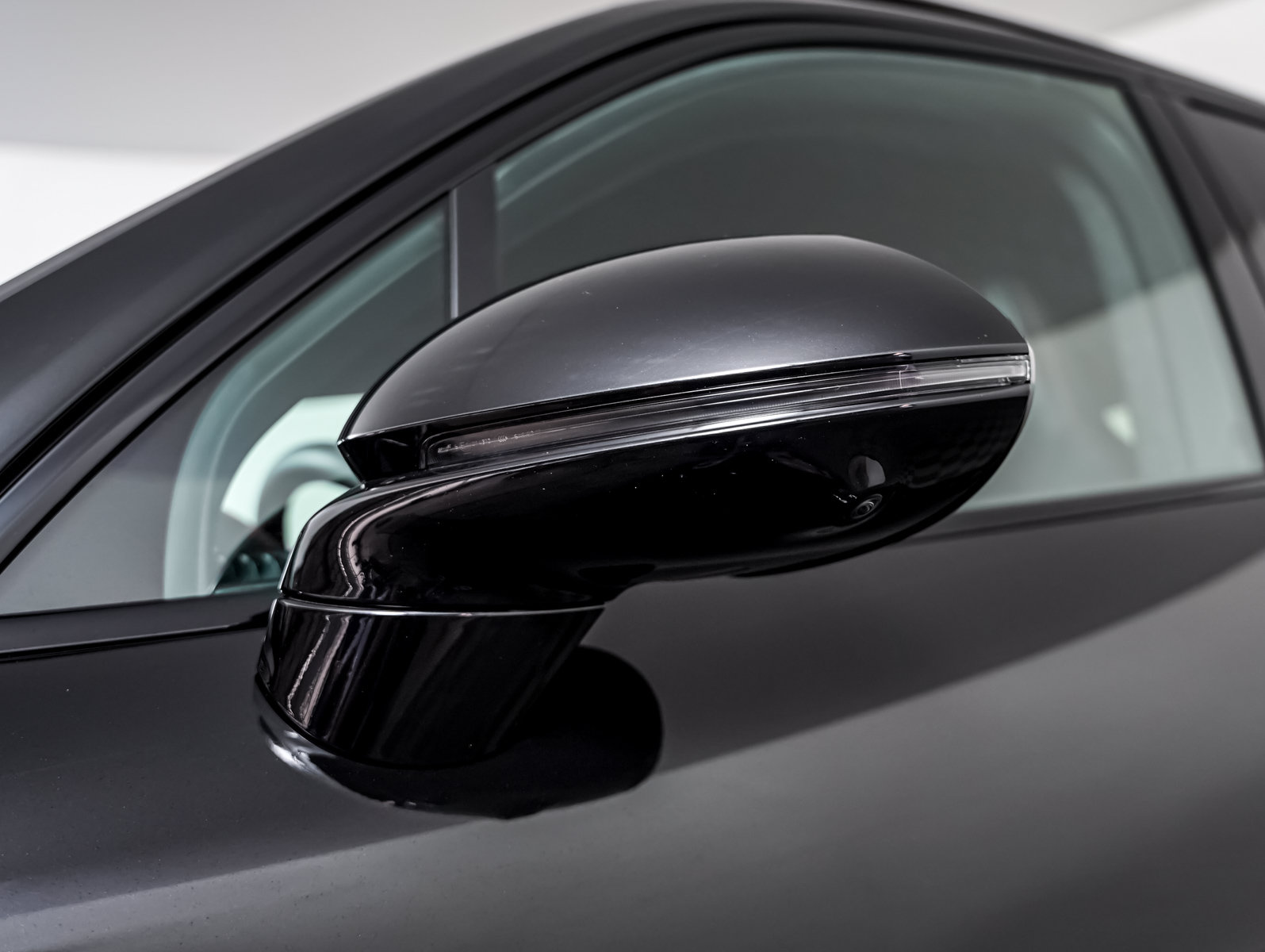 Certified 2023 Porsche Cayenne Turbo AWD/4WD image 29