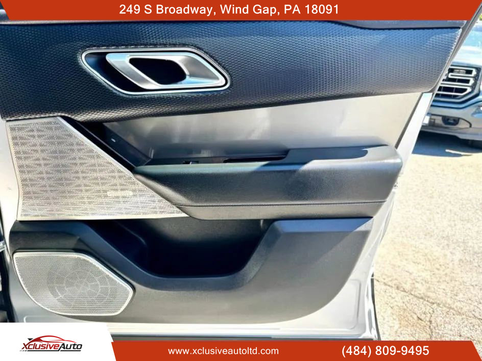 Used 2018 Land Rover Range Rover Velar S image 15
