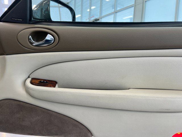Used 1999 Jaguar XK8 Convertible image 16