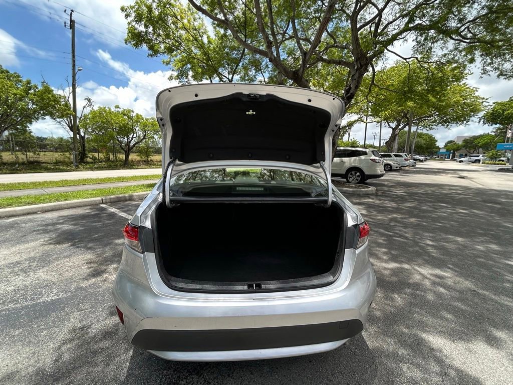 Used 2022 Toyota Corolla LE FWD image 35