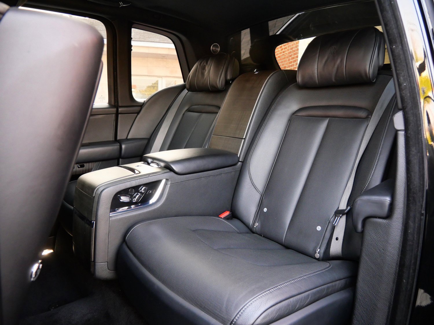 Used 2019 Rolls-Royce Cullinan image 8