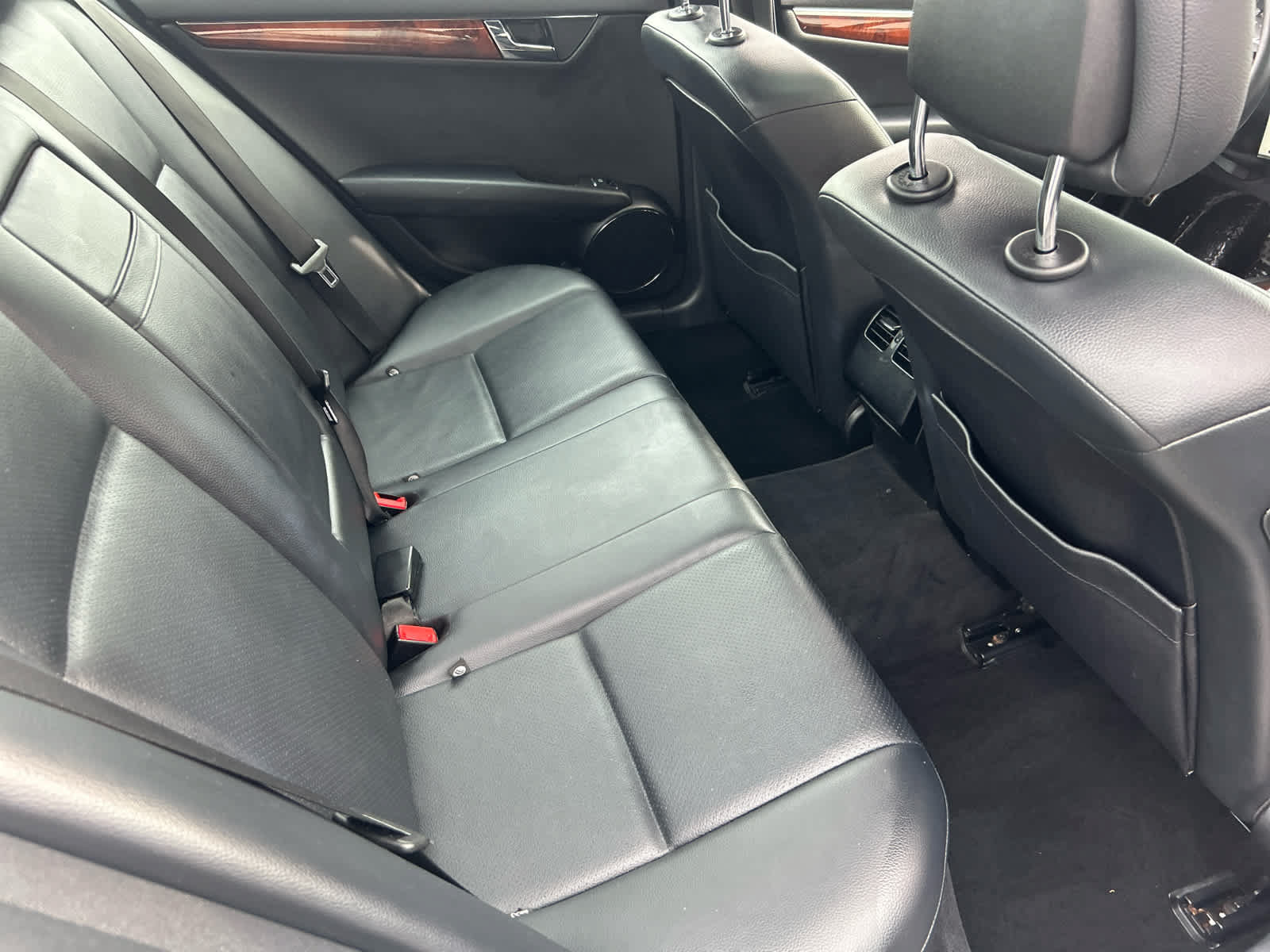 Used 2010 Mercedes-Benz C 300 4MATIC Sedan image 25