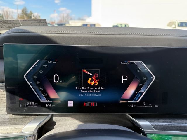 Certified 2026 BMW 750e xDrive image 24