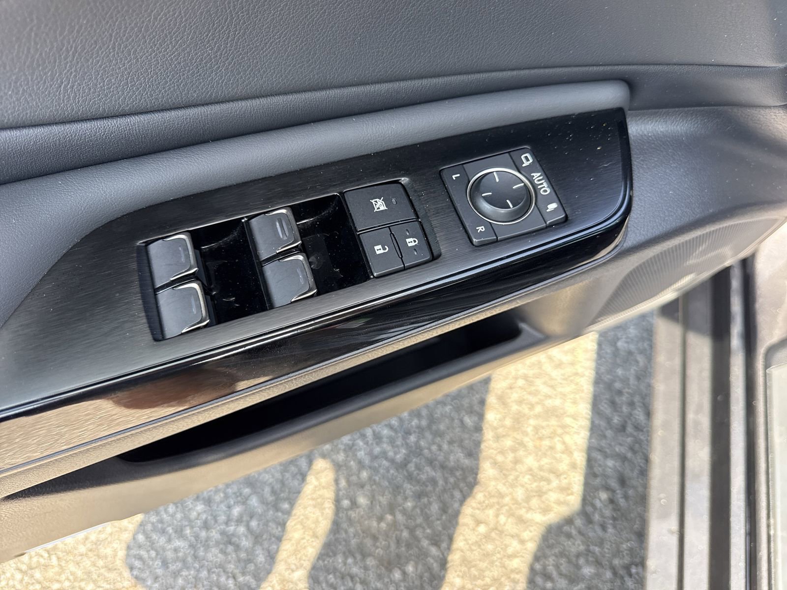Used 2022 Lexus ES 350 w/ Premium Package image 15