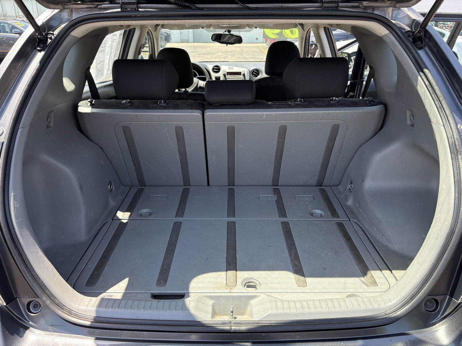 Used 2009 Pontiac Vibe w/ Preferred Package FWD image 13
