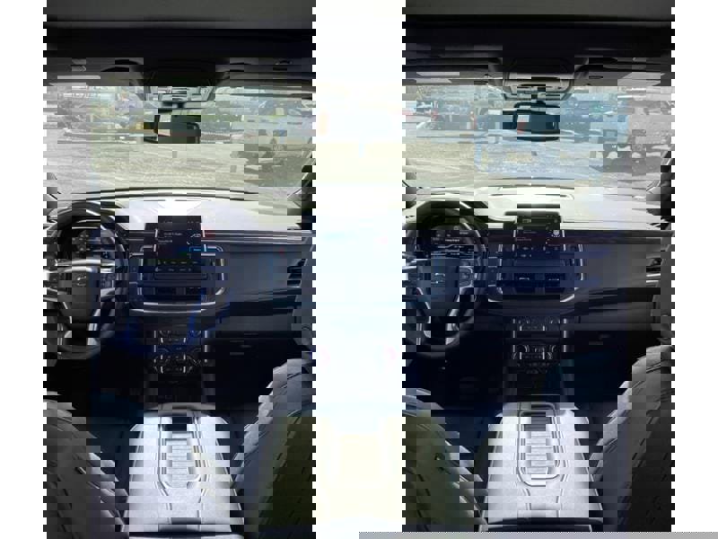 Used 2024 Chevrolet Tahoe Z71 w/ Luxury Package image 8