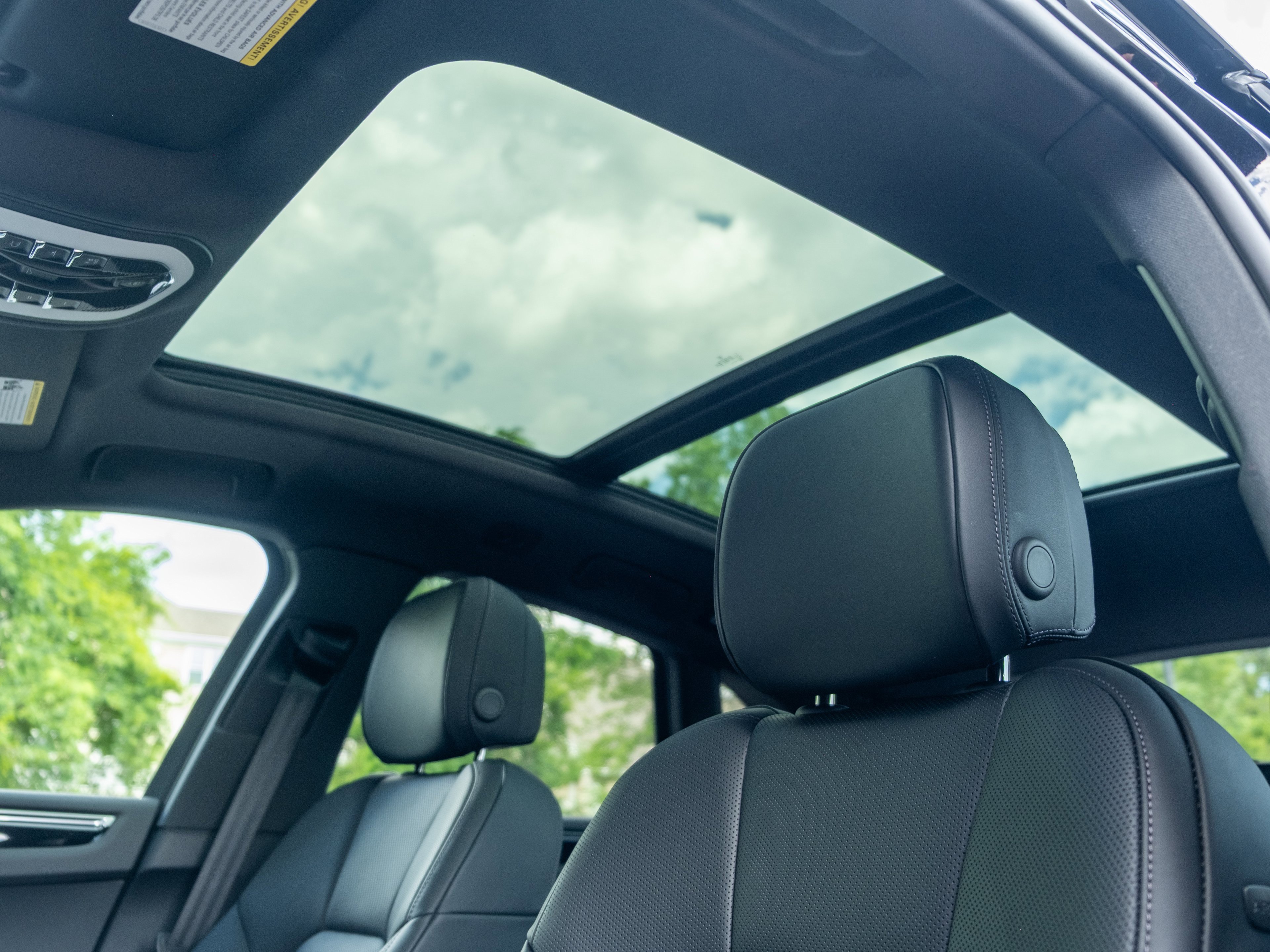 Certified 2025 Porsche Macan image 17