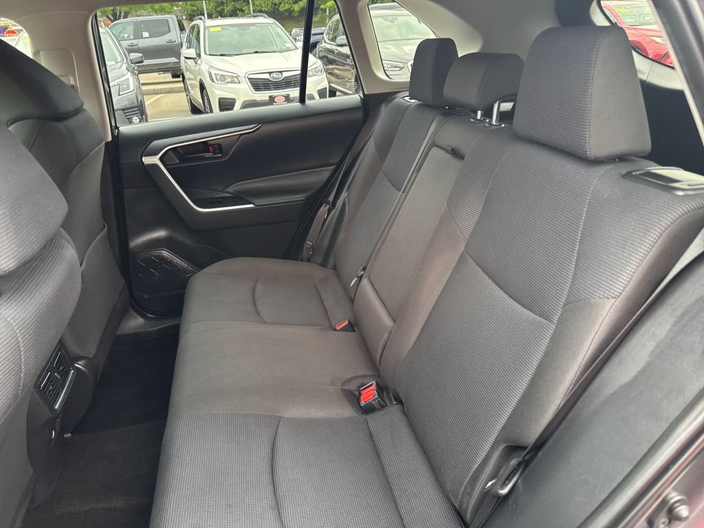 Used 2025 Toyota RAV4 LE AWD/4WD image 35