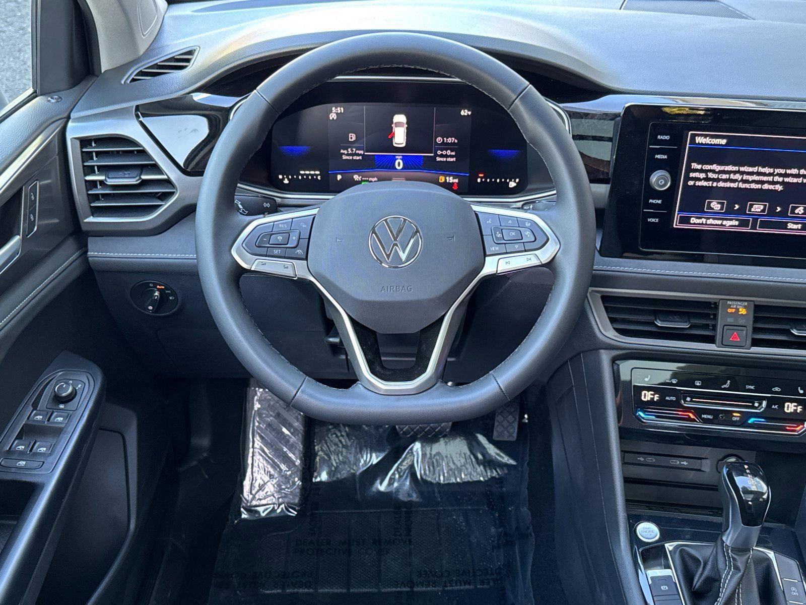 New 2026 Volkswagen Taos SE FWD image 13