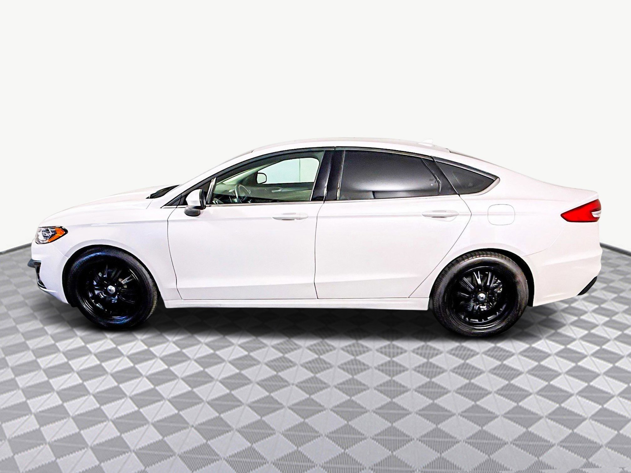 Used 2020 Ford Fusion SE image 6