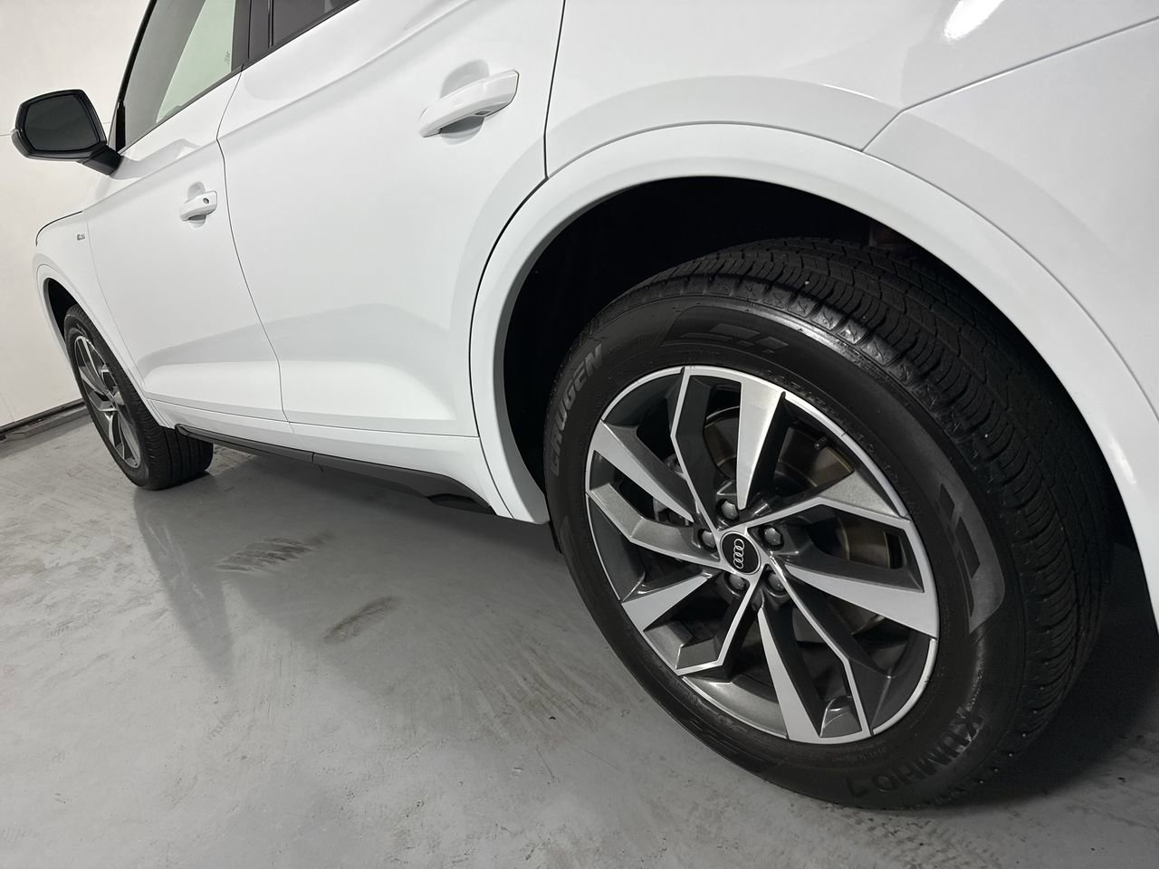 Used 2024 Audi Q5 2.0T Premium w/ Summer of Audi Package AWD/4WD image 9