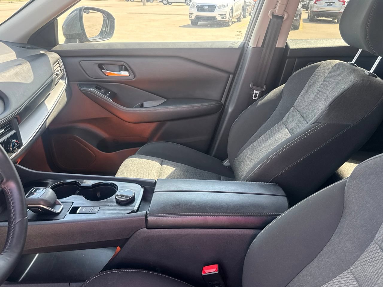 Certified 2025 Nissan Rogue SV AWD/4WD image 39