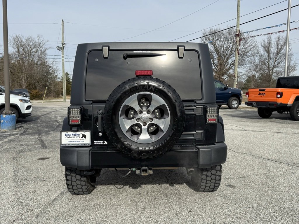 Used 2016 Jeep Wrangler Unlimited Sahara w/ Connectivity Group image 4